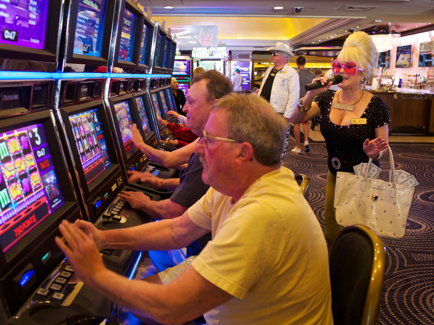 Exploring Slot Machine Bonuses: Free Spins, Multipliers, and More