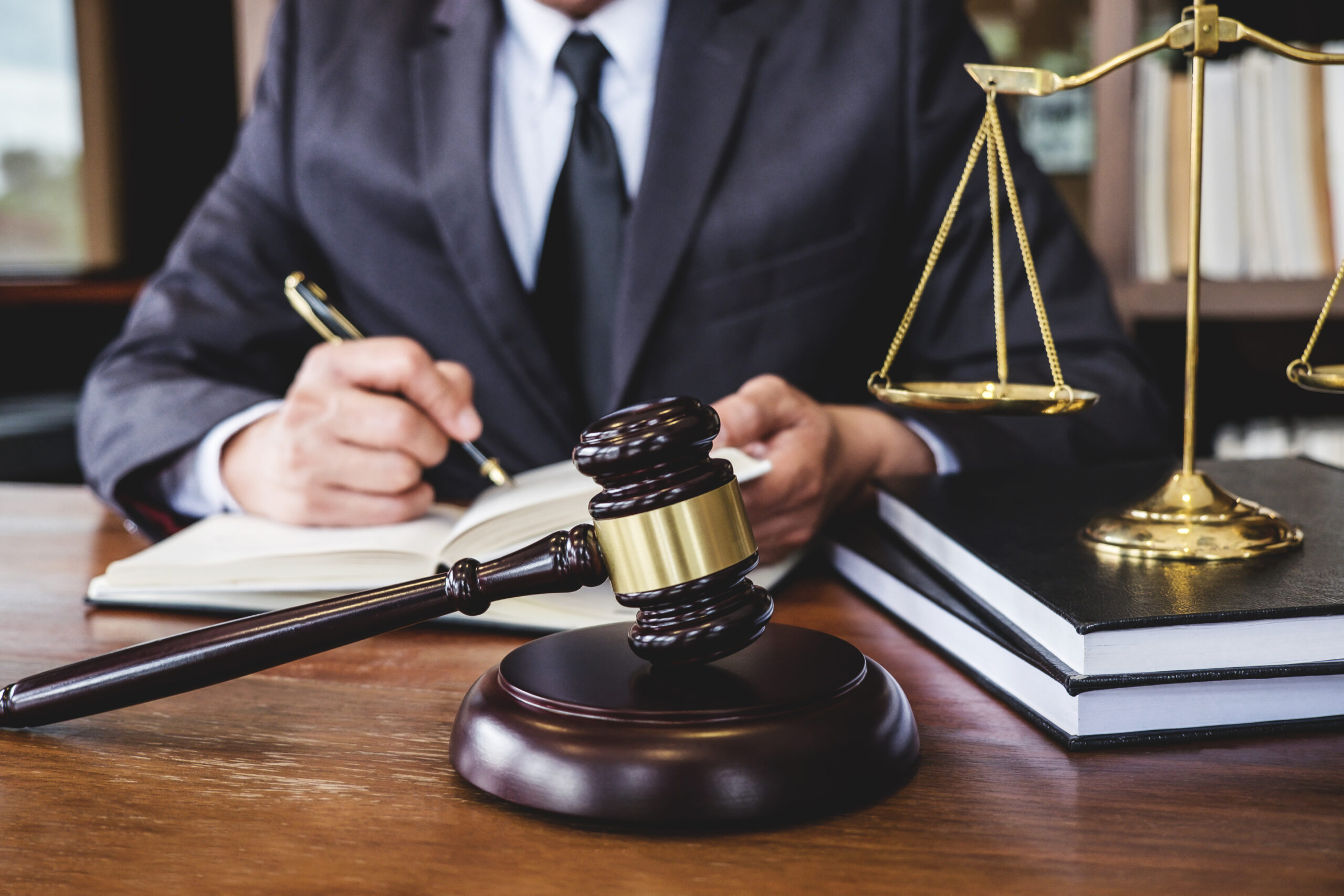 Employment Lawyer in Philadelphia: Handling Employment Contracts with Expertise
