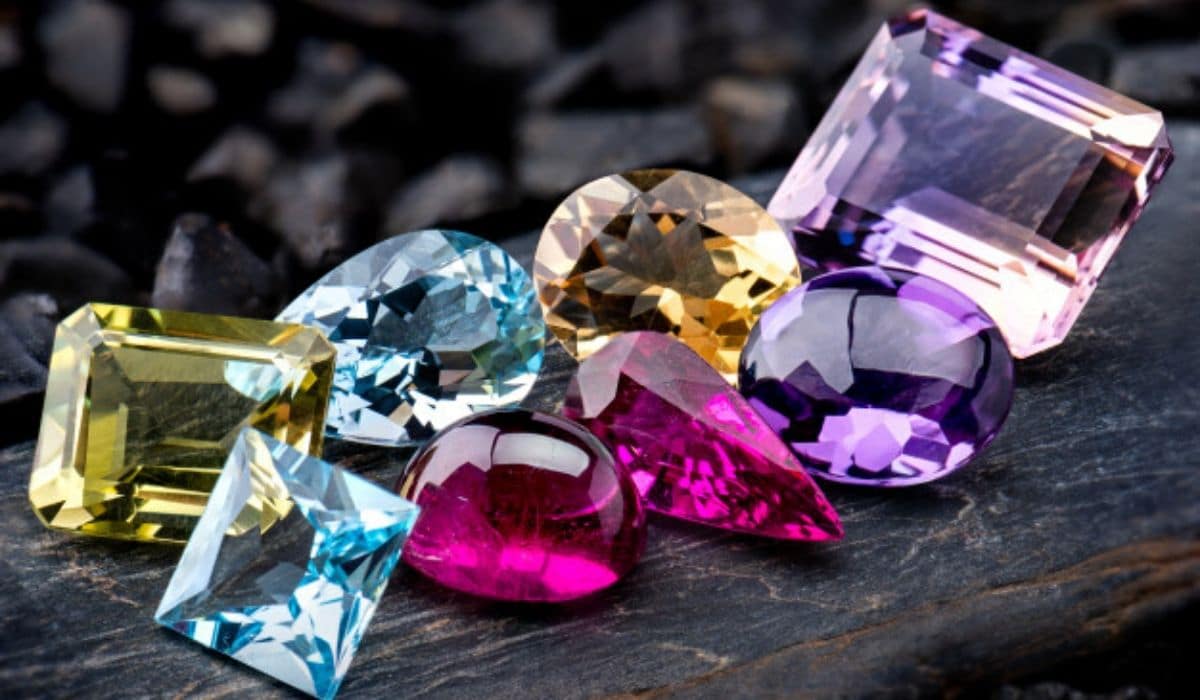 Teal Sapphire Custom Pieces – Designed by Nash Gems Experts