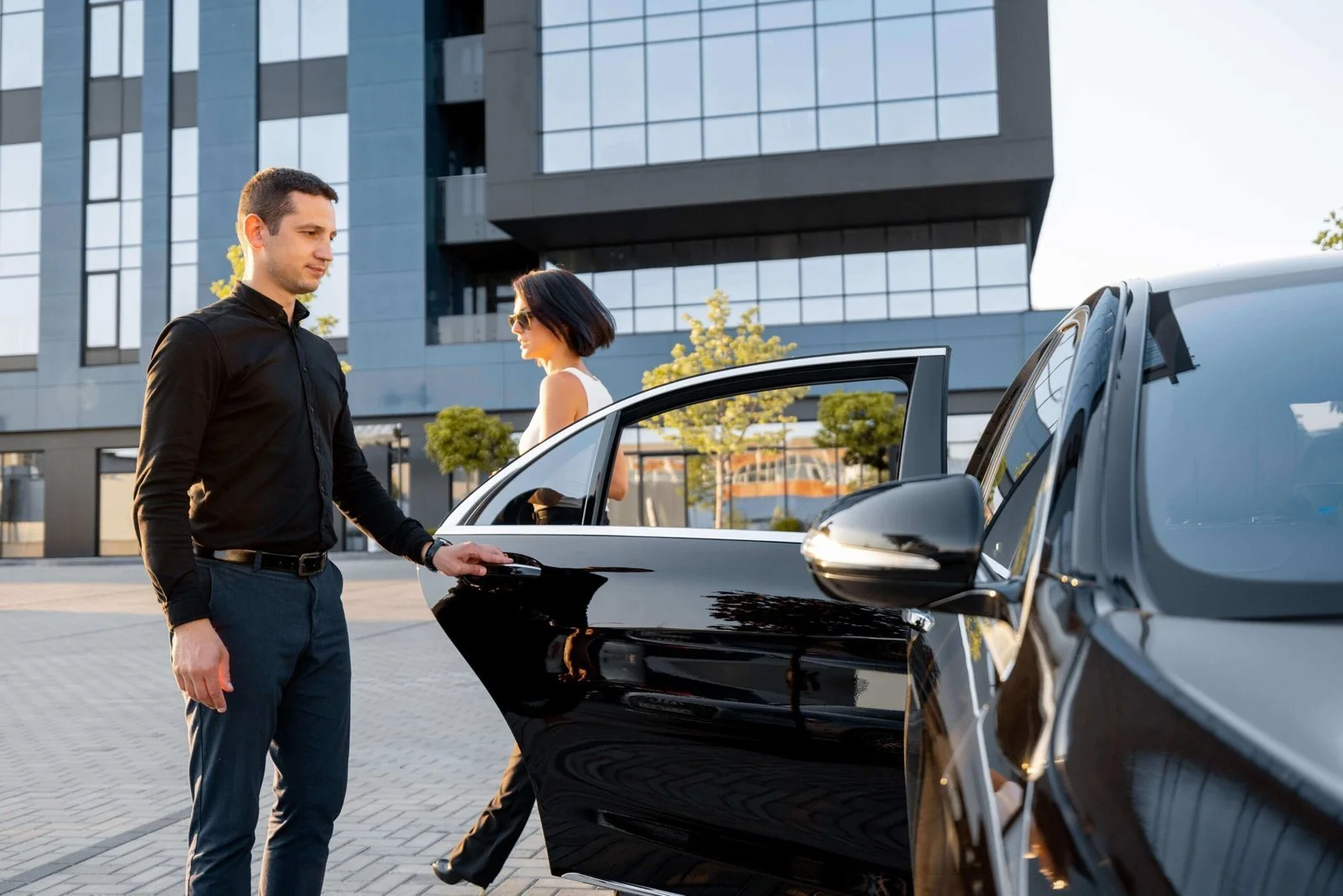 Reliable Airport Transfers from Weybridge