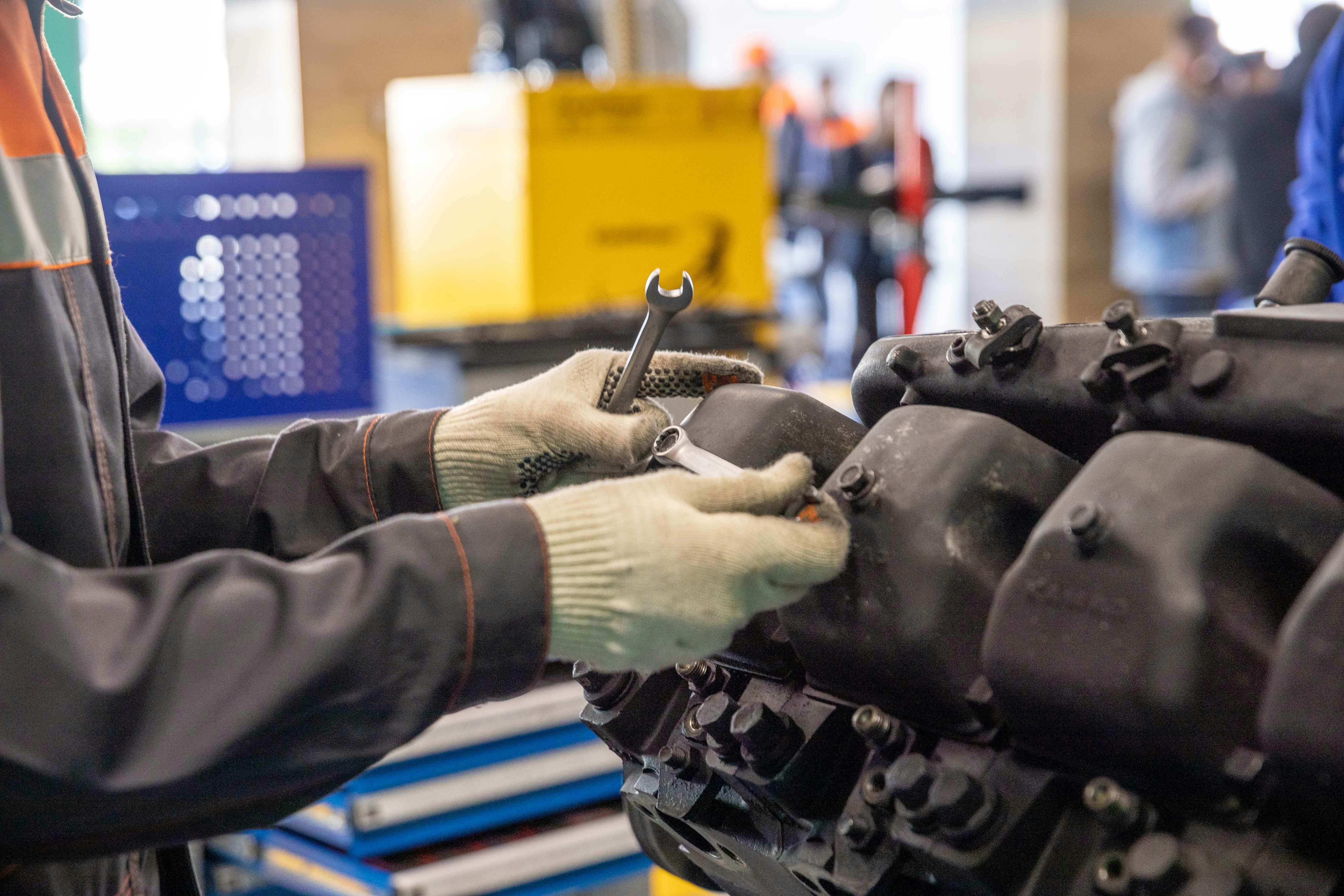How Custom Hydraulic Equipment Enhances Productivity and Precision