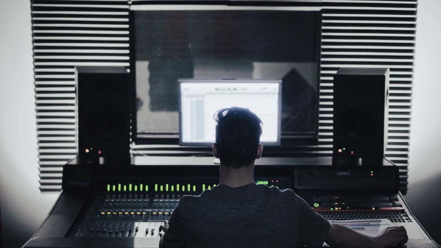 Online Audio Mastering for Artists and Producers