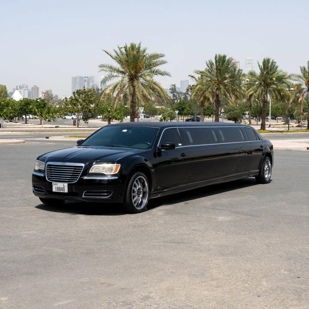 Chrysler_Black_Limo_Rental