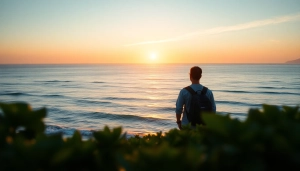 datanisle.com의 여행자와 평화로운 바다 풍경을 강조하는 바다의 일출 모습