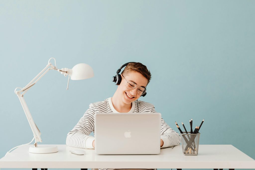 pexels-karola-g-6345300